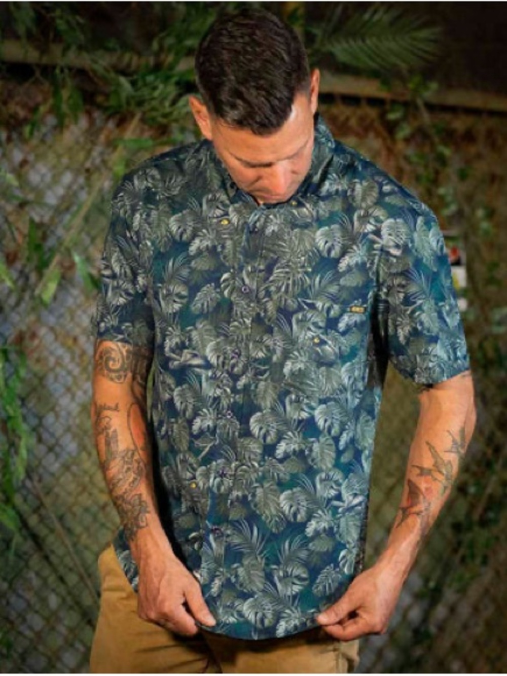 RSVLTS Jurassic Park Raptor Tropical Print Button-Down Large Shirt - Picture 6 of 6